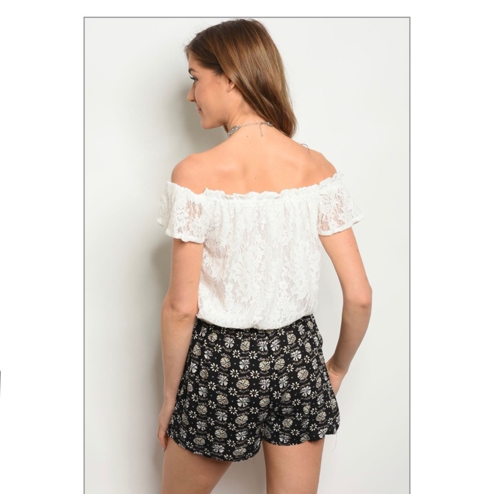 ✨IVORY & BLACK LACY OFF SHOULDER ROMPER NWT✨ - Picture 4 of 4